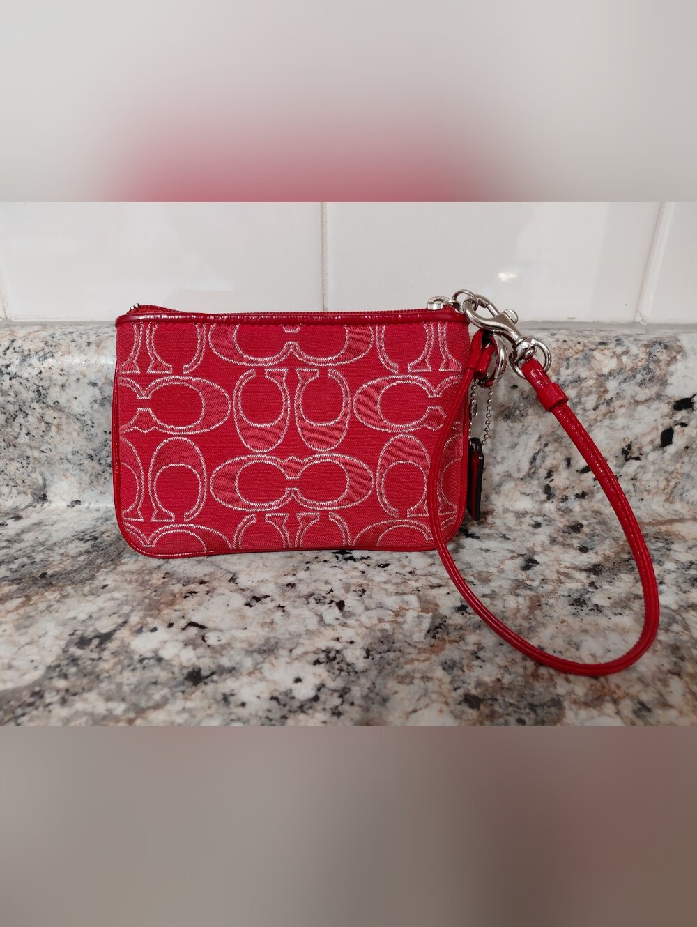 Coach Poppy Wristlet.ECU NO CALLOUTS - Picture 9 of 10